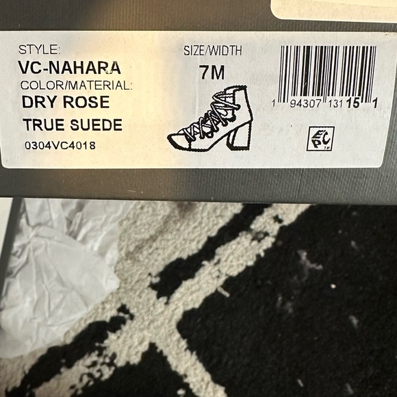 Vince Camuto Womens Strappy Nahara Heel 👡 - Picture 5 of 5